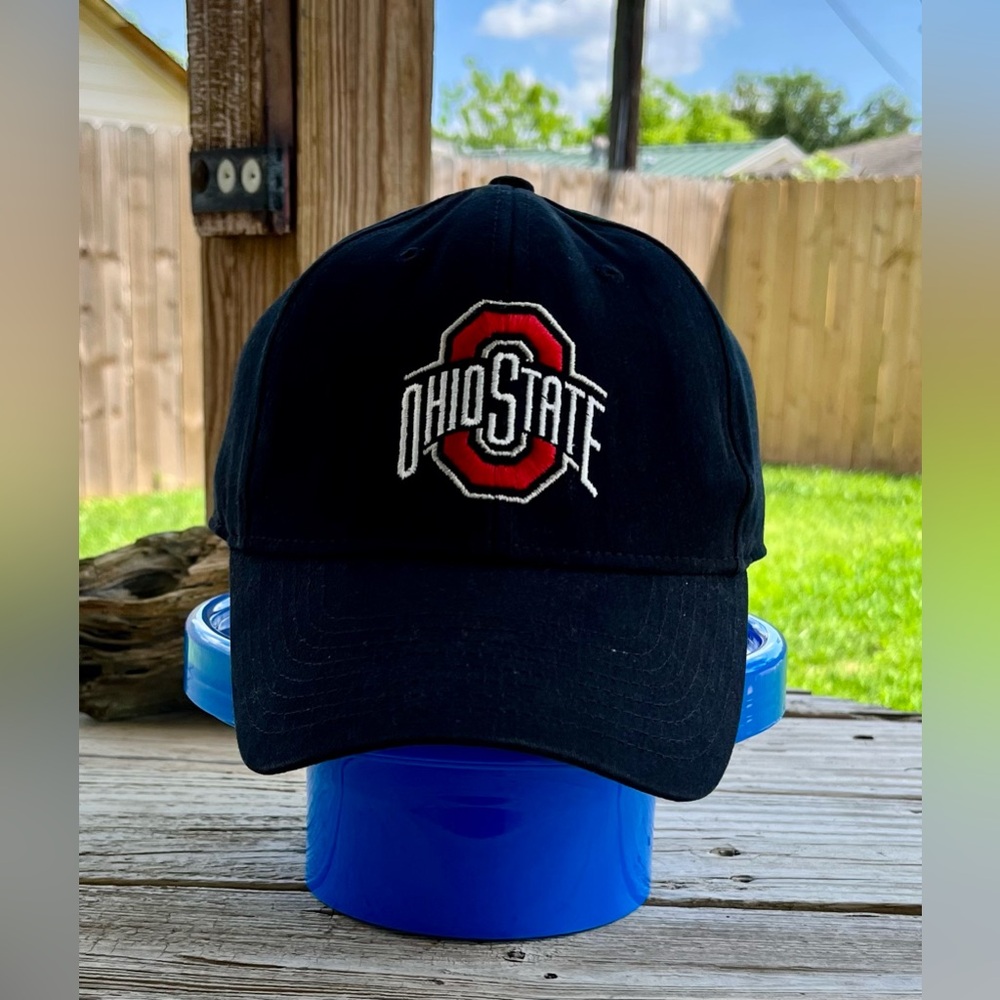 NCAA Ohio State University Black And‎ Red OSU Buckeyes Adjustable Cap